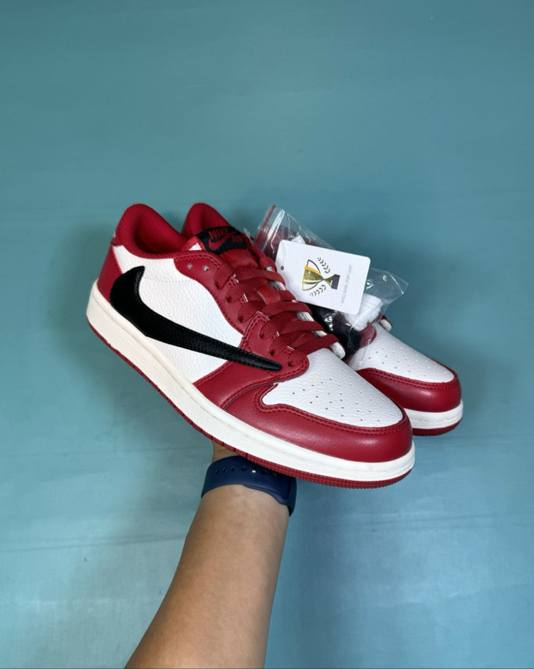 Jordan Low Chicago Reverse