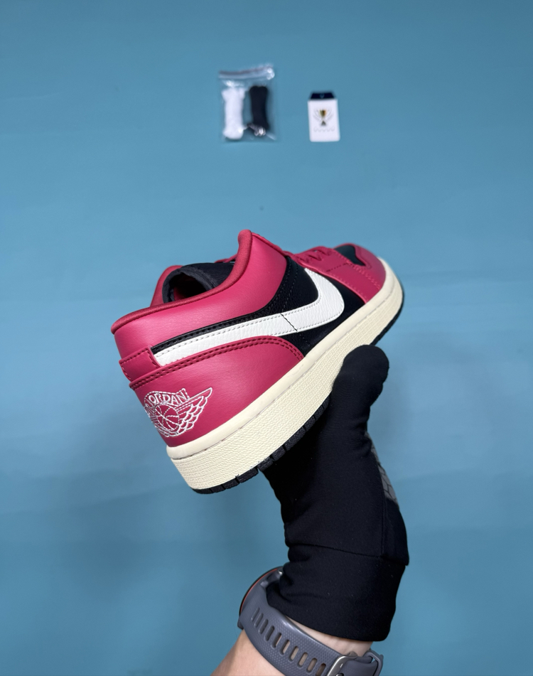 Jordan Low Krem Siyah
