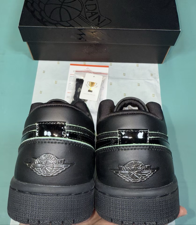 Jordan Low Black Cat
