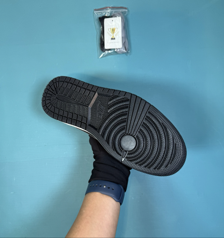 Jordan Low Travis Gri