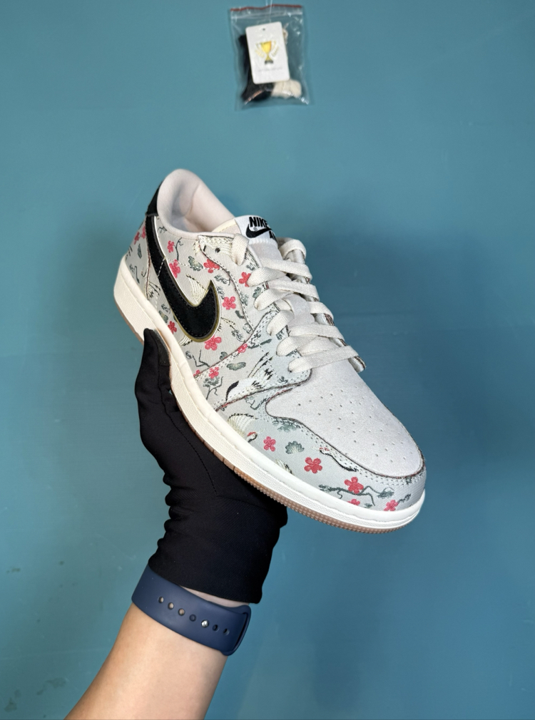 Jordan Low Eight