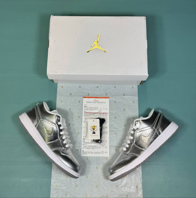 Jordan Low Silver King