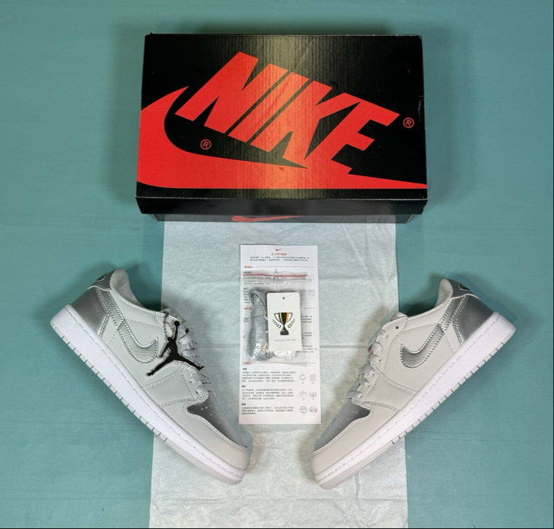 Jordan Low Silver Ash
