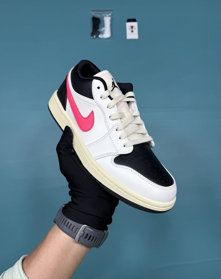 Jordan Low Fildişi