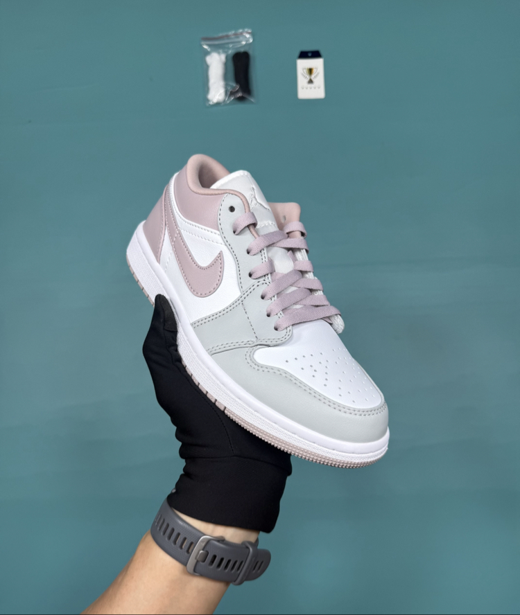 Jordan Low Pembe Beyaz