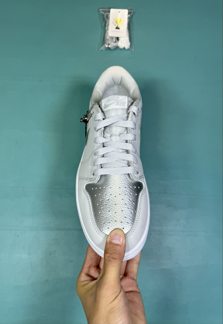 Jordan Low Silver Ash