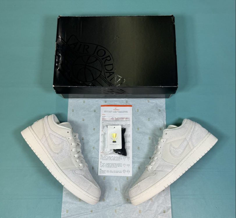 Jordan Low Sand