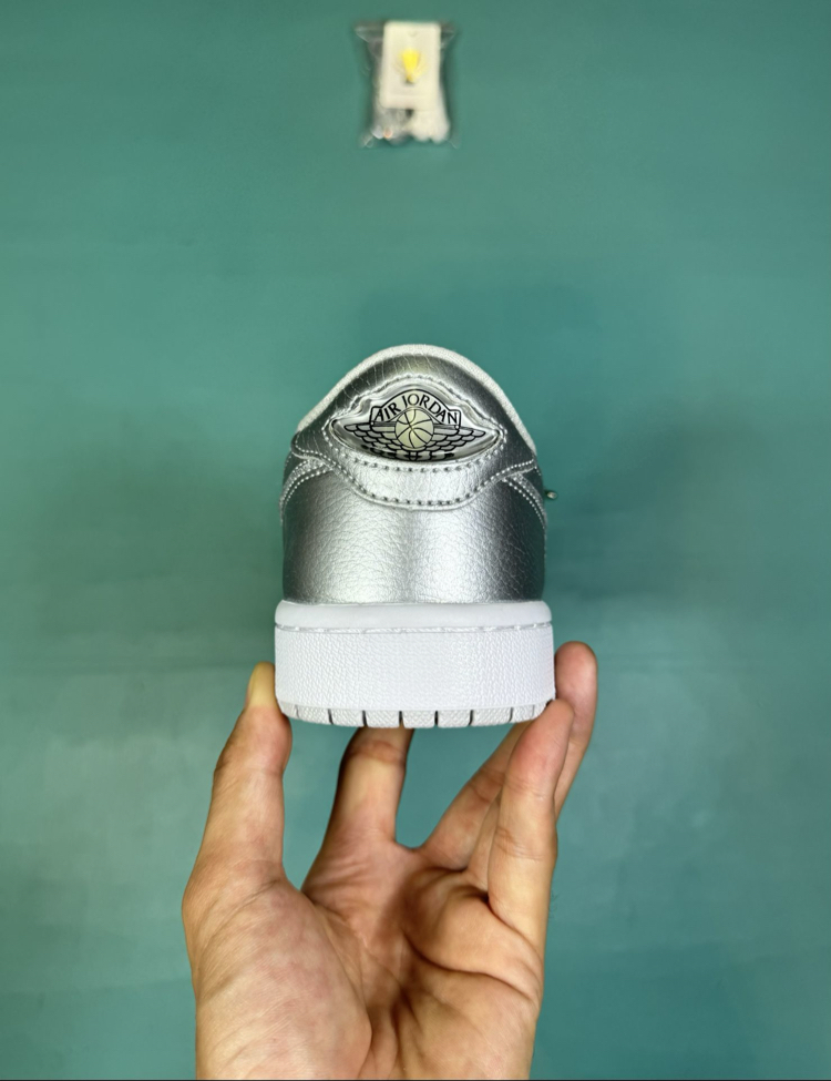 Jordan Low Silver Ash