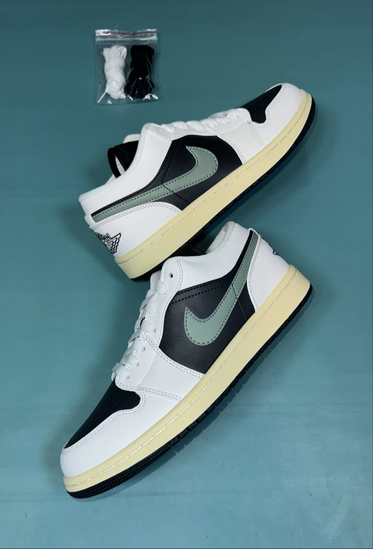 Jordan Low Hook 5