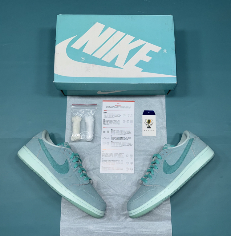 Jordan Low Mint