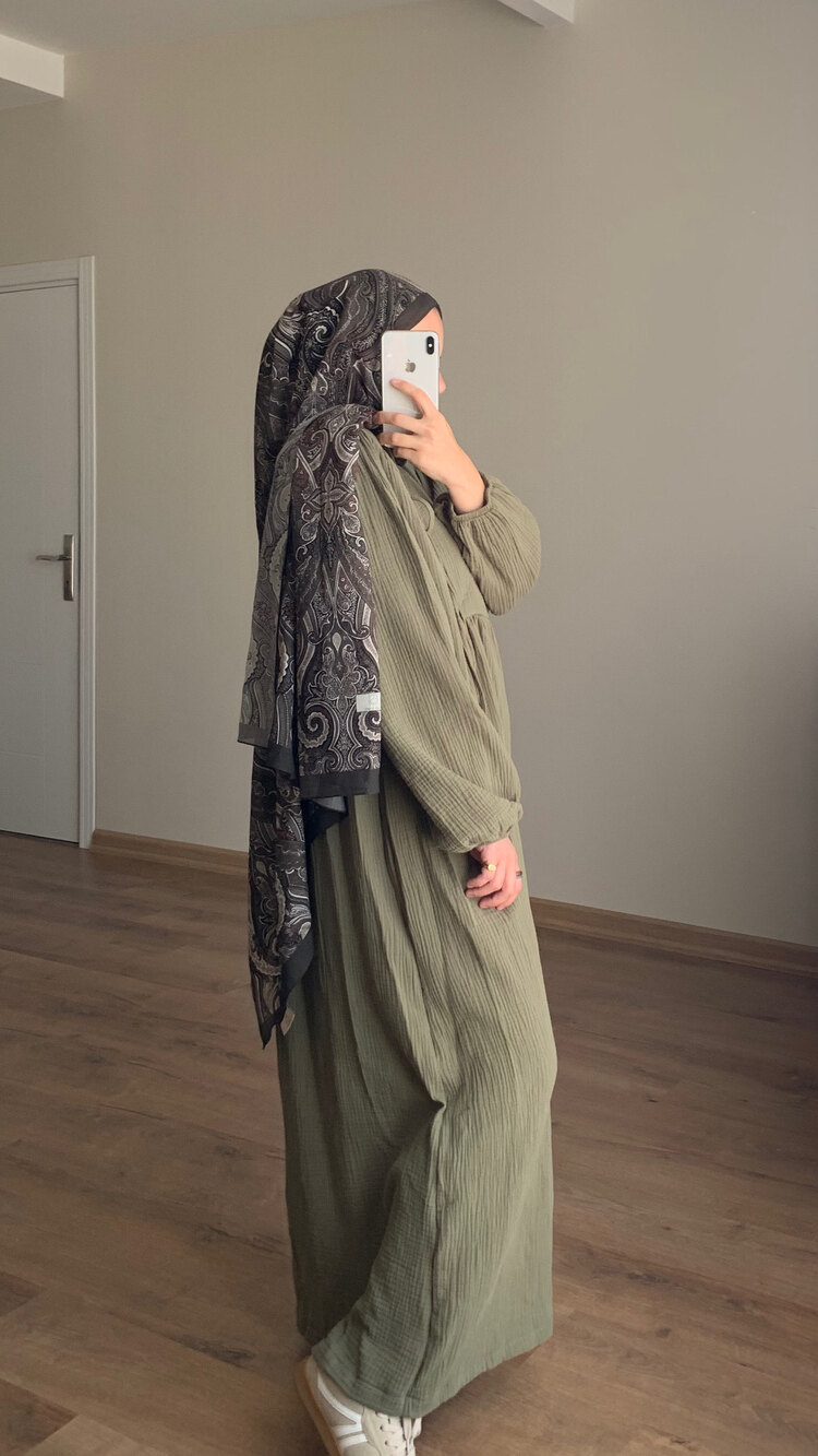 Haki Bağlamalı Müslin Elbise