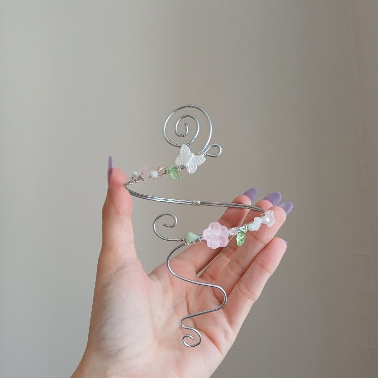 spring arm cuff