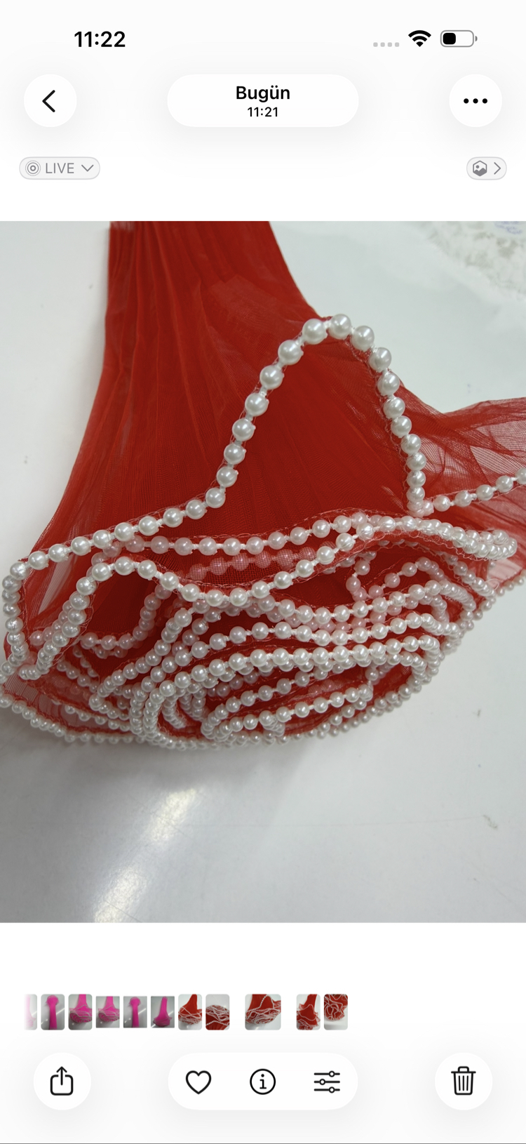 28 cm   3,5 Mt Dalgalı Kırmızı Boncuklu Çiçek Arkası