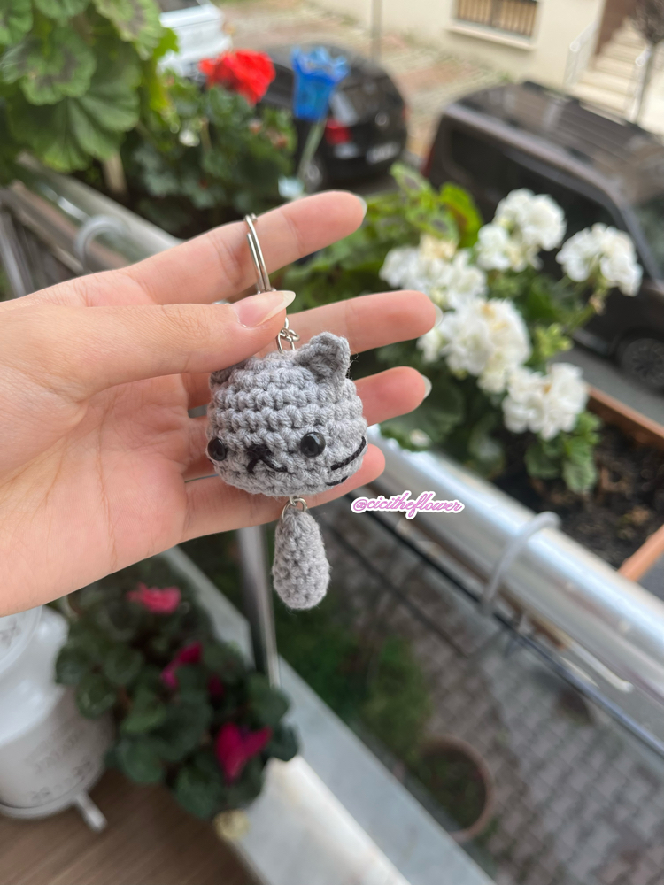 Kuyruğu Sallanan Kedi Anahtarlık