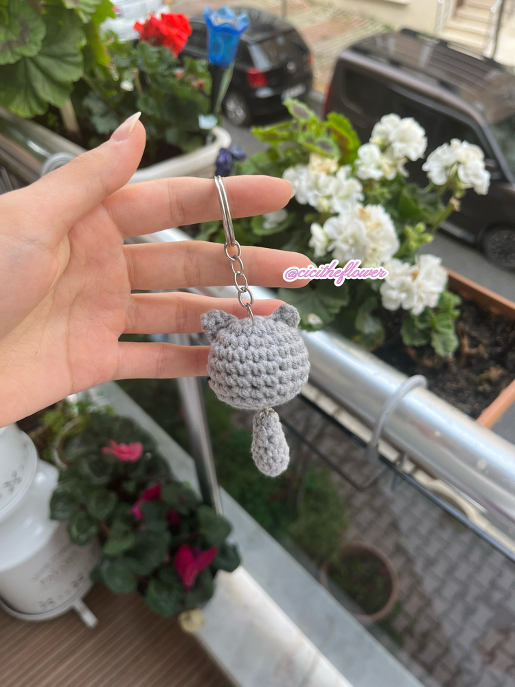 Kuyruğu Sallanan Kedi Anahtarlık