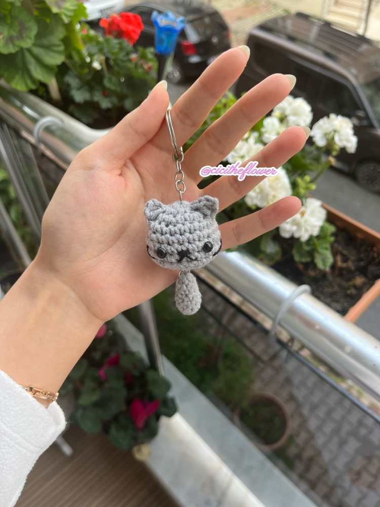Kuyruğu Sallanan Kedi Anahtarlık