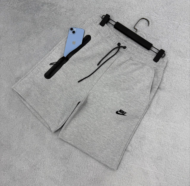 Tech fleece Gri Şort