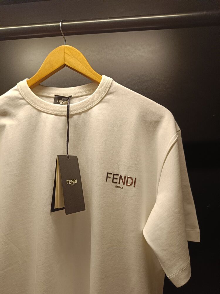 FENDİ beyaz t-shirt 