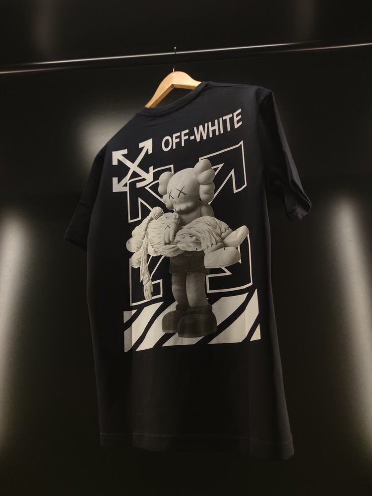 Off White Lacivert Kaws Baskılı T-shirt