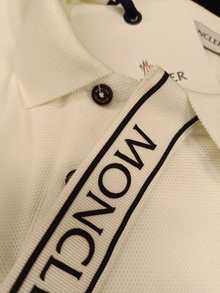 MONCLER (Yaka ve Kol) detaylı beyaz polo yaka t-shirt 