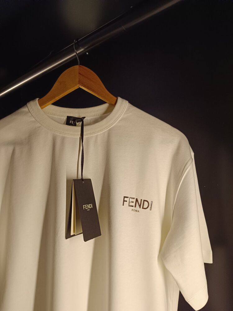 FENDİ beyaz t-shirt 