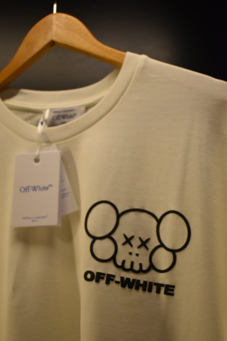 Off White Beyaz Kaws Baskılı T-shirt