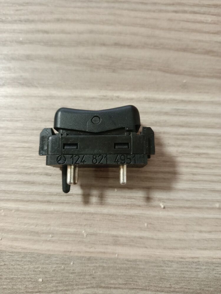 Mercedes W124 Alarm düğmesi 