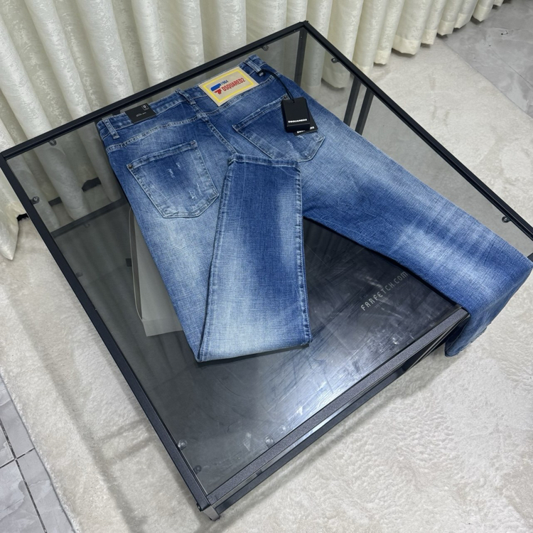 DSQUARED2