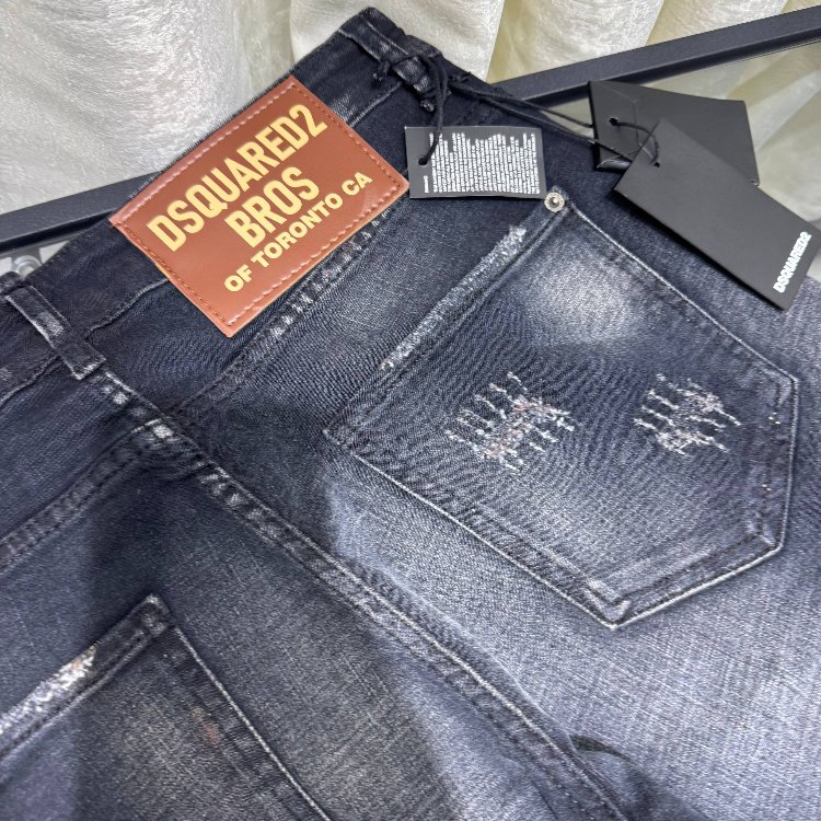 DSQUARED2