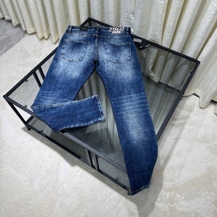 DSQUARED2