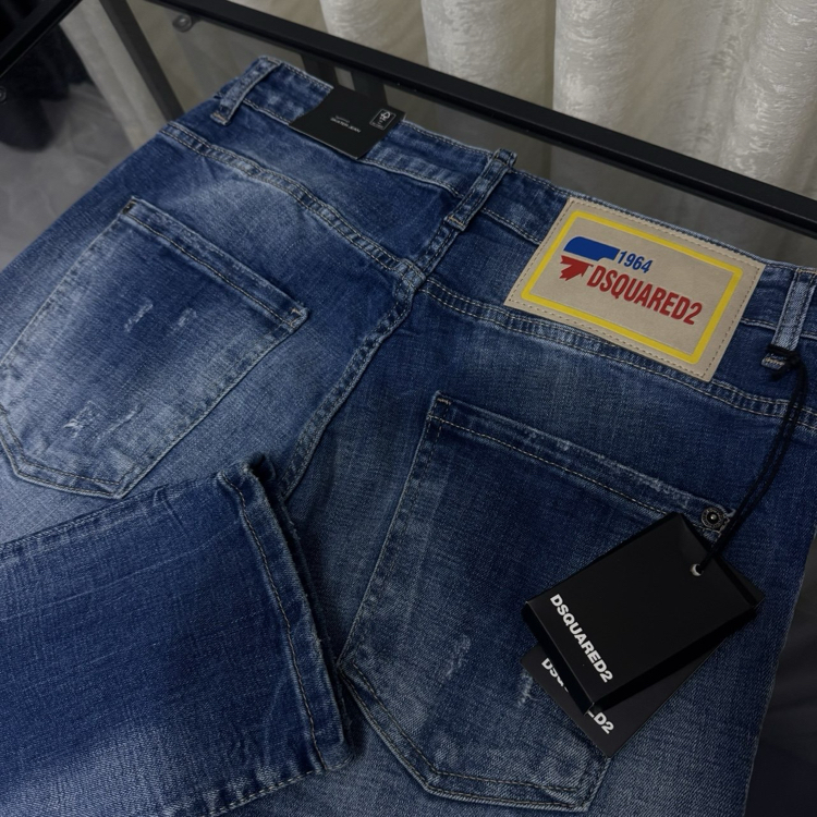 DSQUARED2