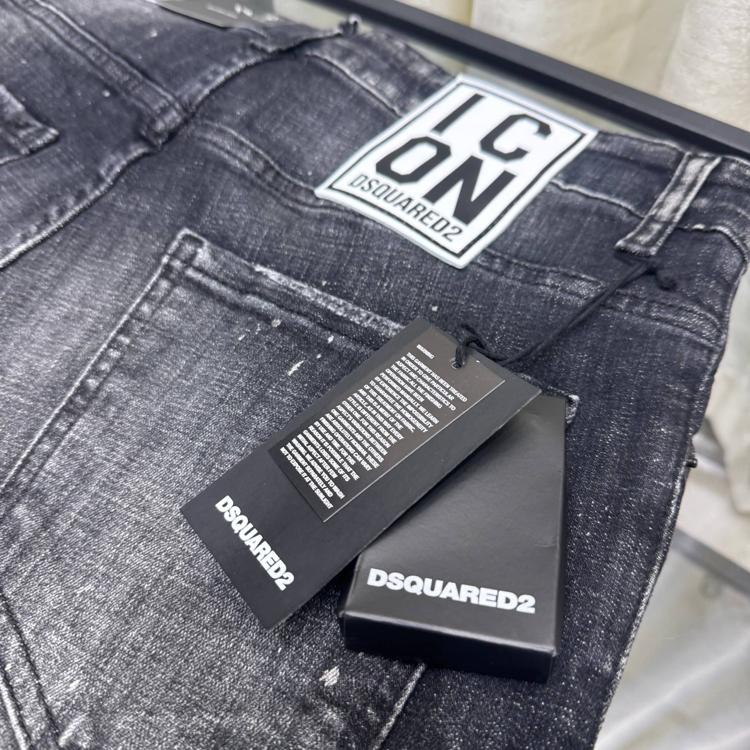 DSQUARED2
