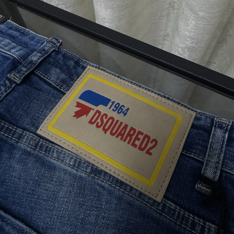 DSQUARED2