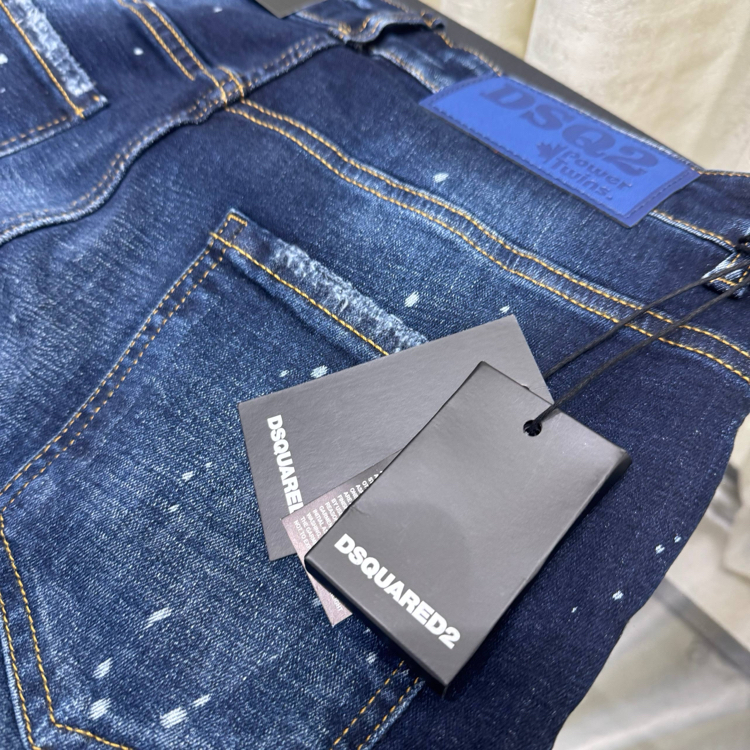 DSQUARED2