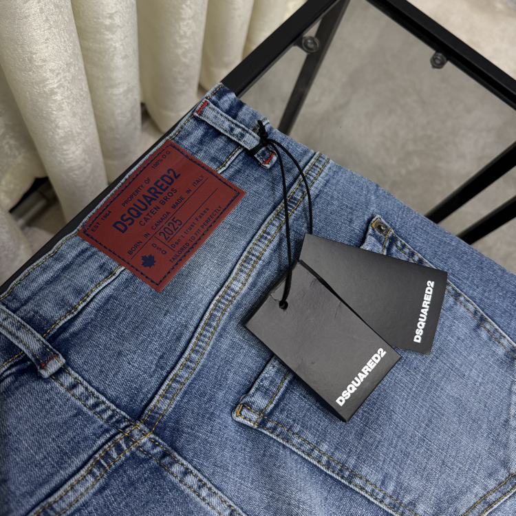 DSQUARED2