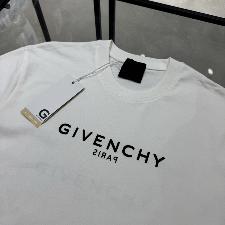 GIVENCHY