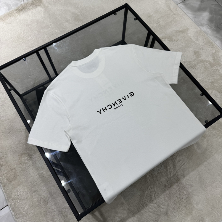 GIVENCHY