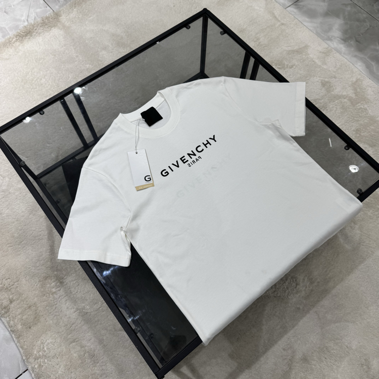 GIVENCHY