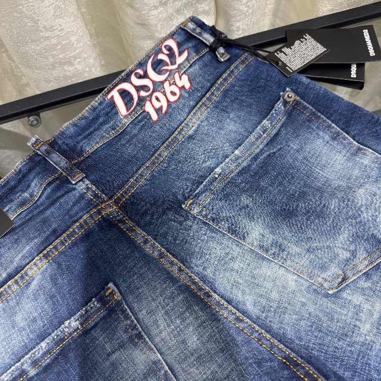 DSQUARED2