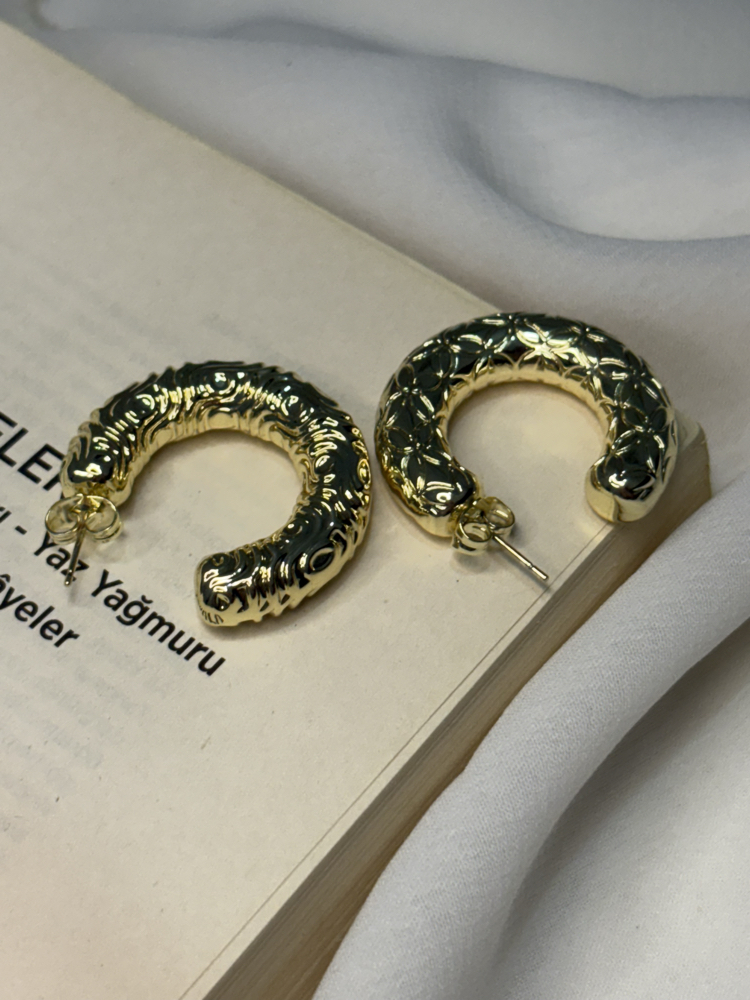 Dokulu Halka Küpe