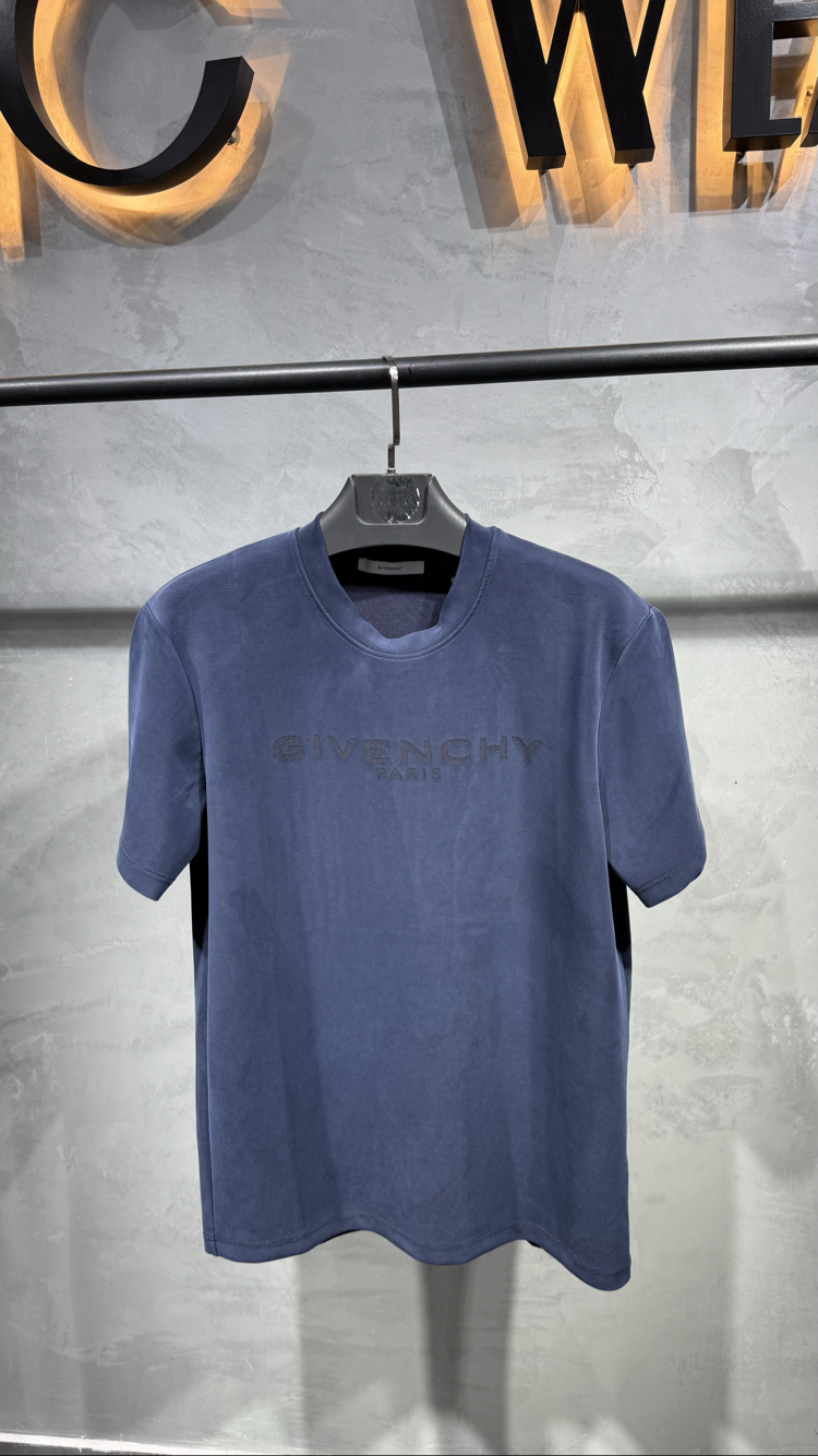 GIVENCHY T-SHIRT
