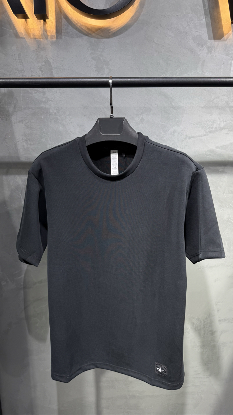 Alo Yoga T-shirt