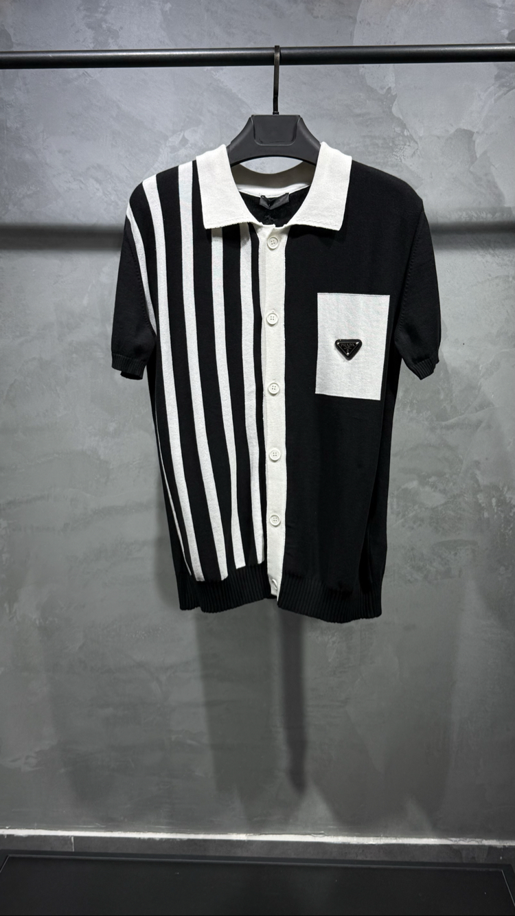 PRADA T-SHIRT