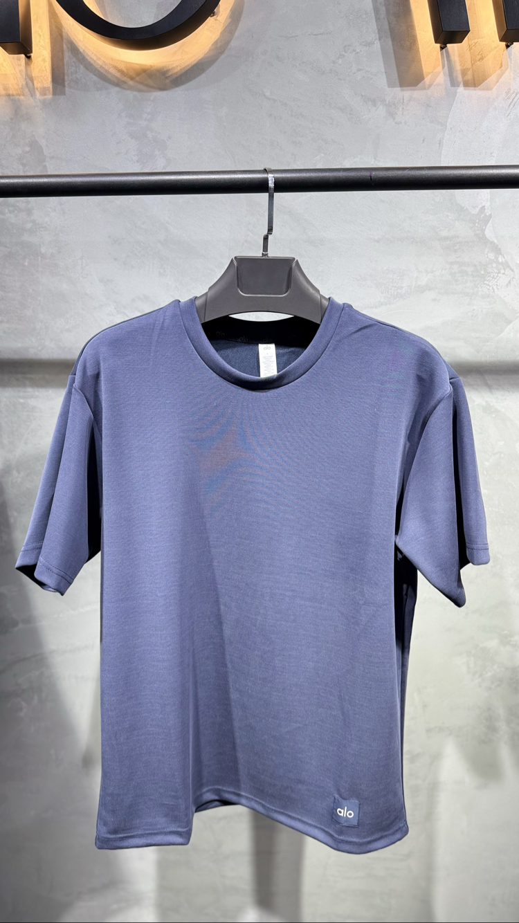 Alo Yoga T-shirt