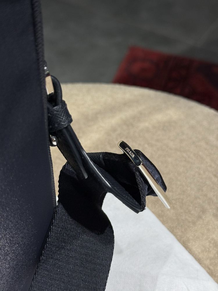 Prada Re-Nylon ve Saffiano deri