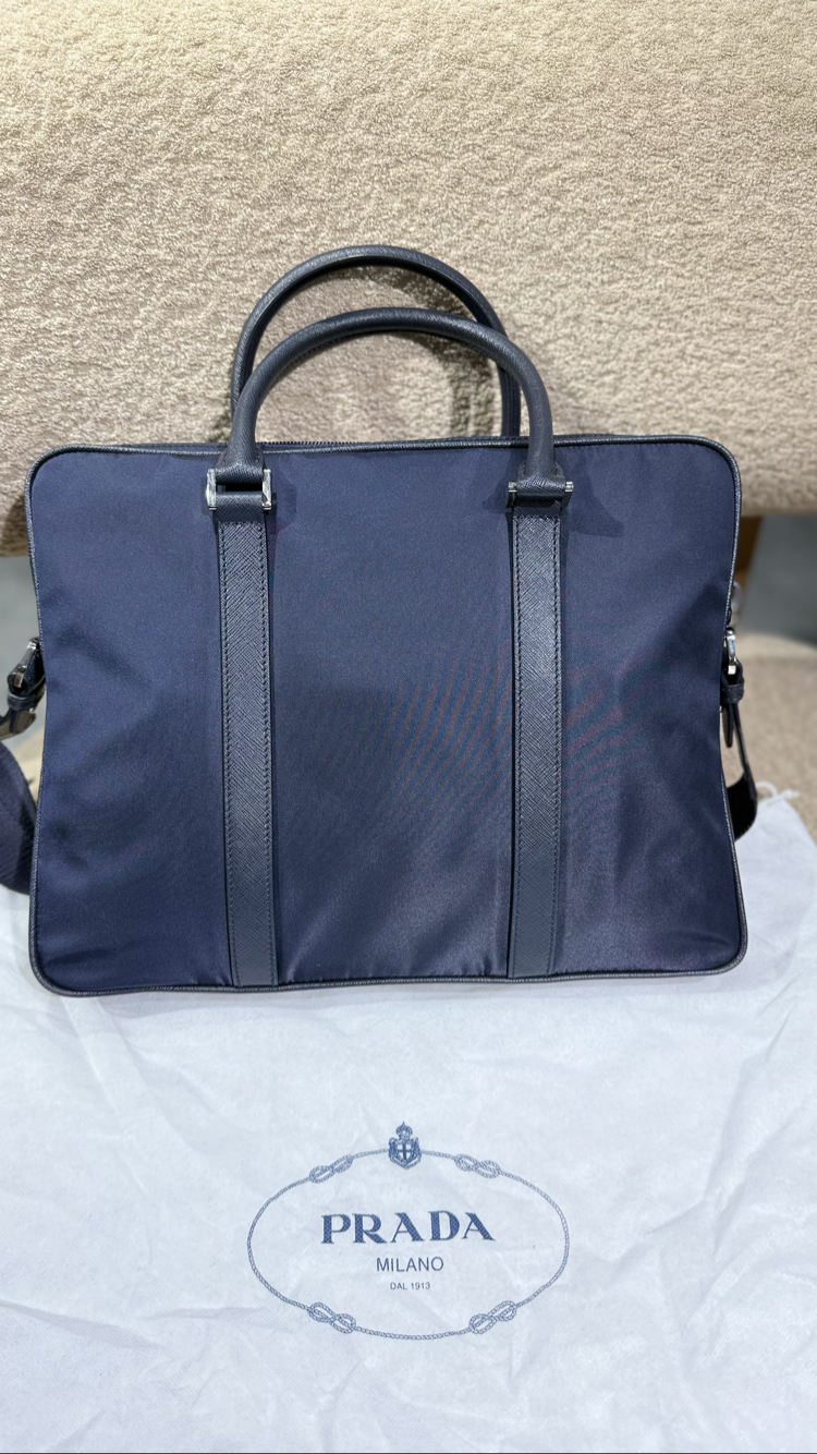 Prada Re-Nylon ve Saffiano deri