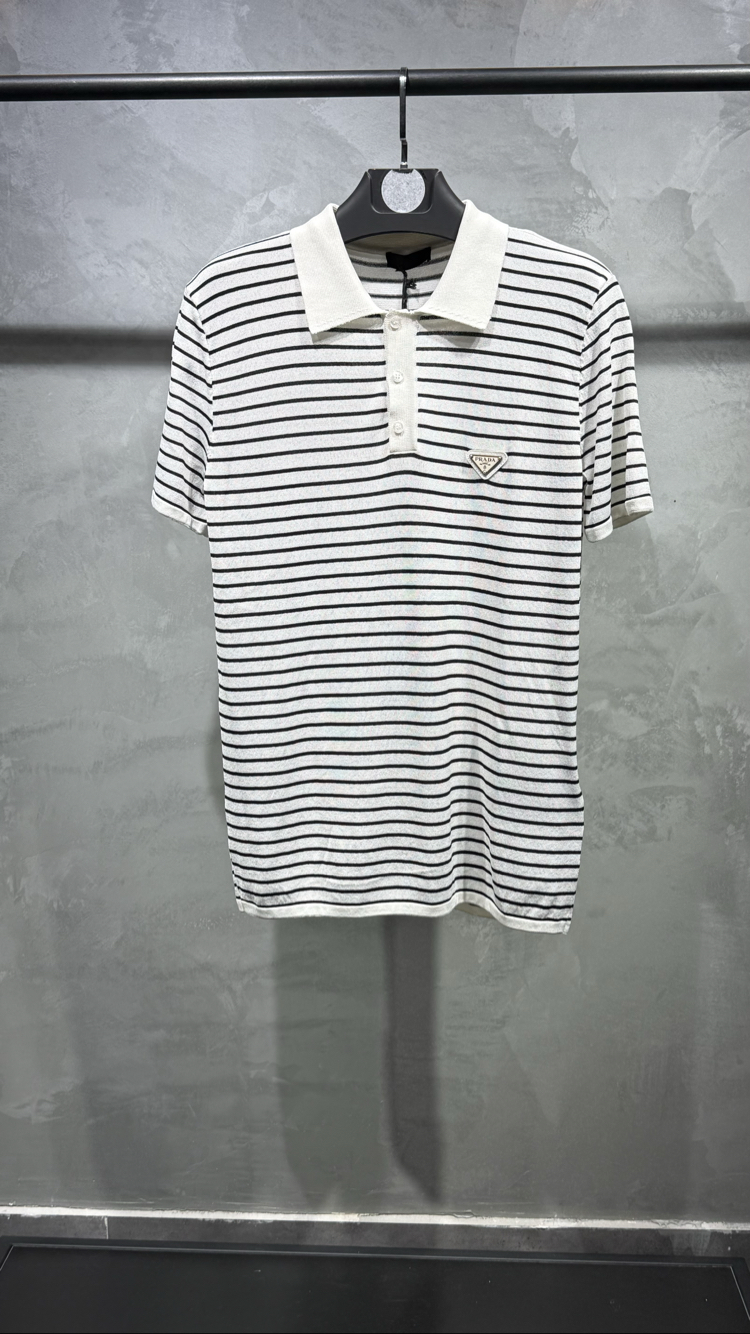 PRADA T-SHIRT
