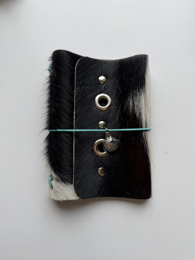 Cowhide Prag A6 no:4
