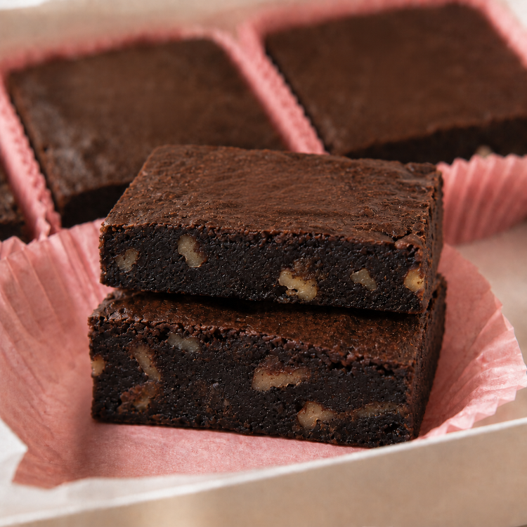 Tepsi Brownie, 12 Dilim | Bol Çikolatalı, Cevizli, Katkısız