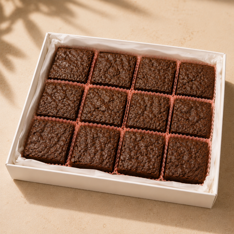 Tepsi Brownie, 12 Dilim | Bol Çikolatalı, Cevizli, Katkısız
